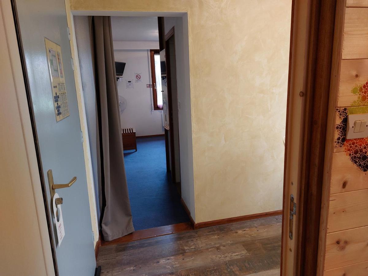 Le Magiot Hotel Montliot-et-Courcelles Kültér fotó