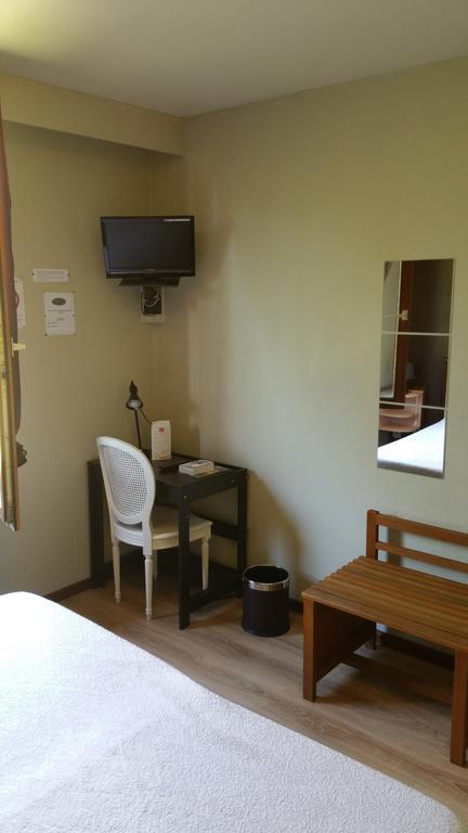 Le Magiot Hotel Montliot-et-Courcelles Szoba fotó